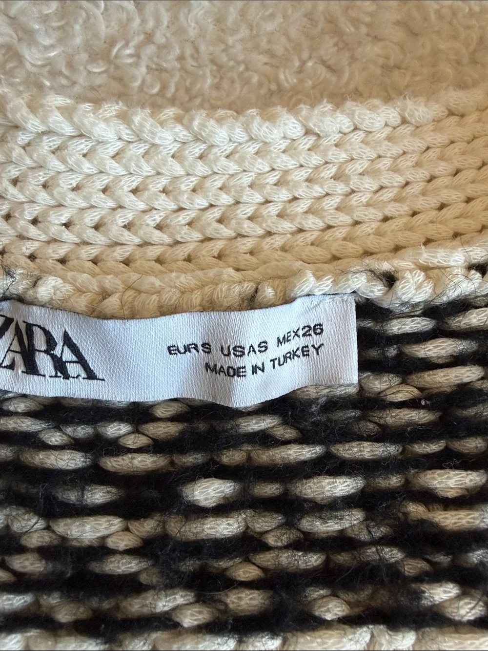 Zara Oversized Cardigan Cream and Black Patterned